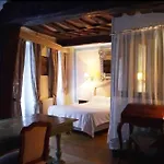 Hotel Les Degres De Notre Dame 2*