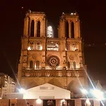 Hotel Les Degres De Notre Dame 2*