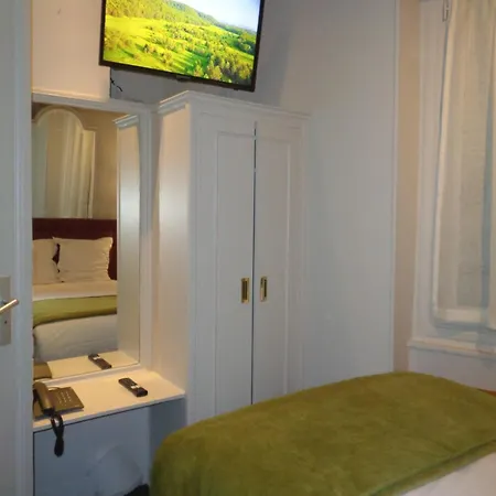 Les Degres De Notre Dame Hotel