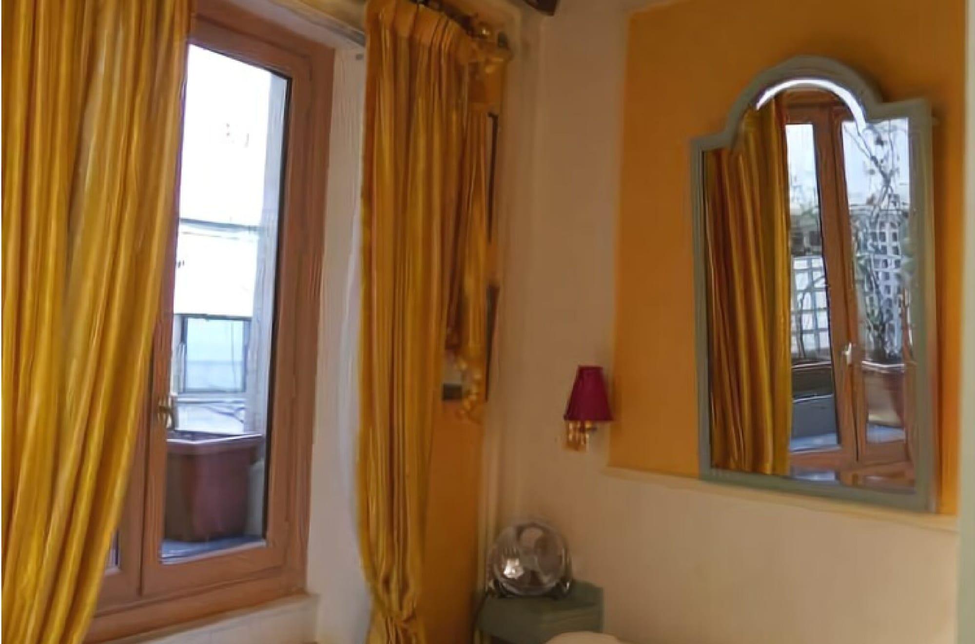 Les Degres De Notre Dame Hotel 2*