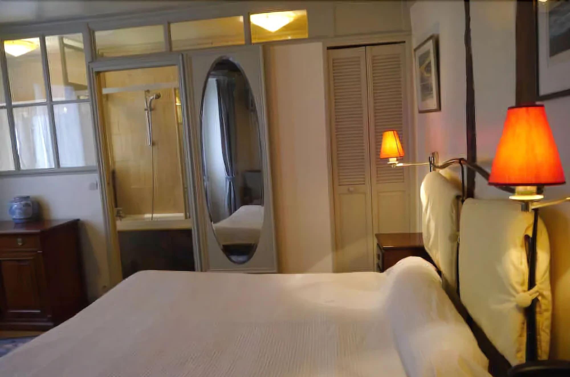 Les Degres De Notre Dame Paris