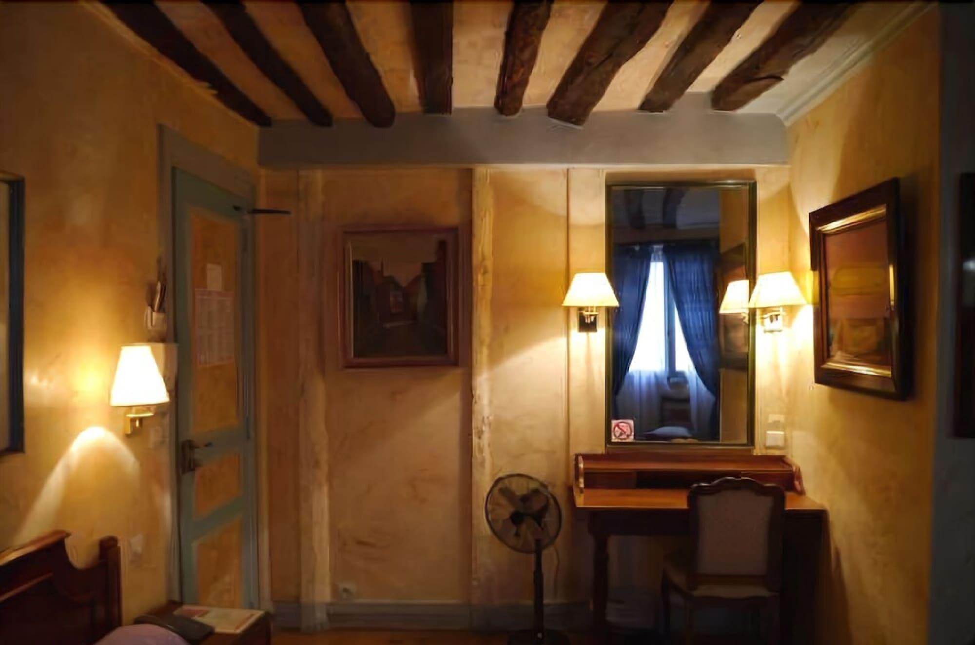 Les Degres De Notre Dame