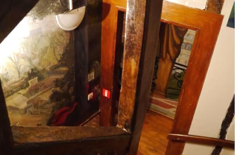 Les Degres De Notre Dame 2*