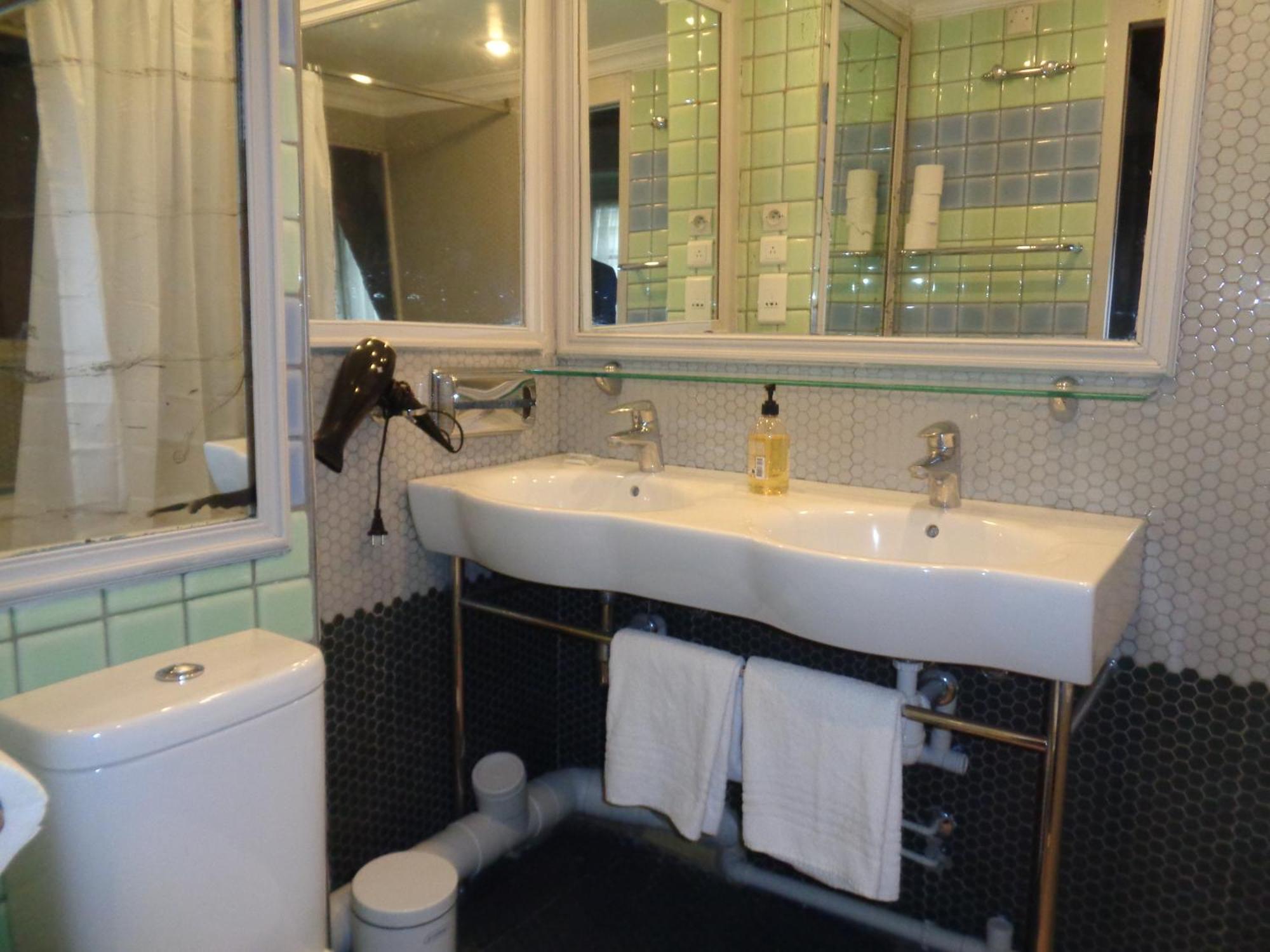 Hotel Les Degres De Notre Dame Paris