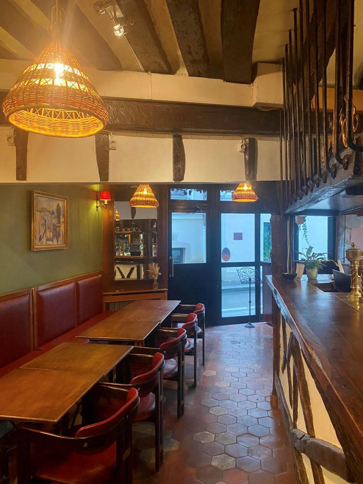 Hotel Les Degres De Notre Dame 2*